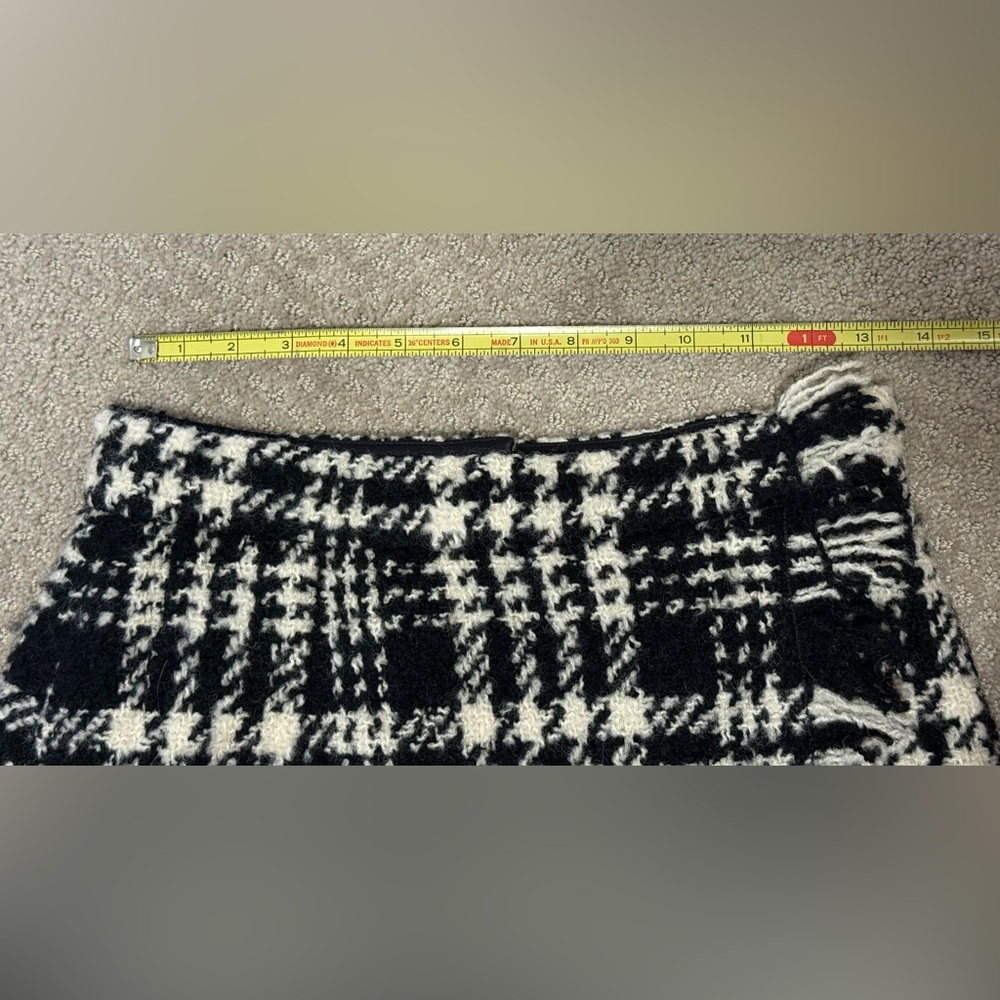Dolce & Gabbana Houndstooth Plaid Wool Skirt in Black & White - Picture 2 of 8